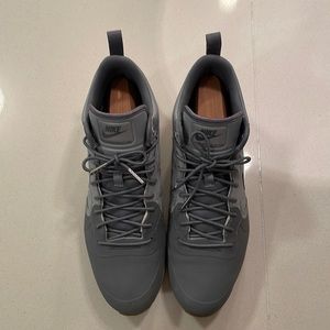 Internationalist Mid - Two Tone Grey - Men’s 9.5